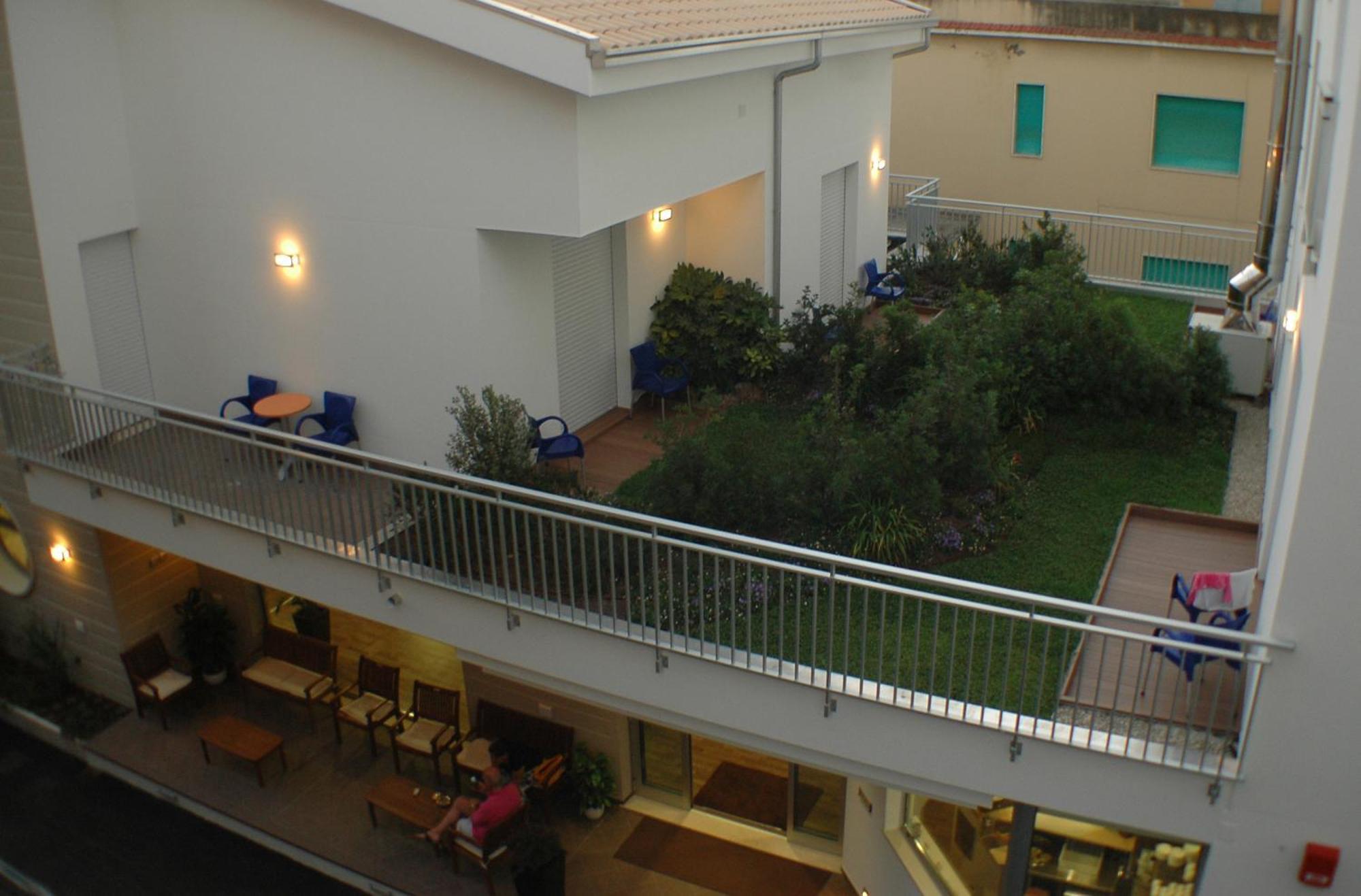Hotel Miramare Pineto Exterior photo