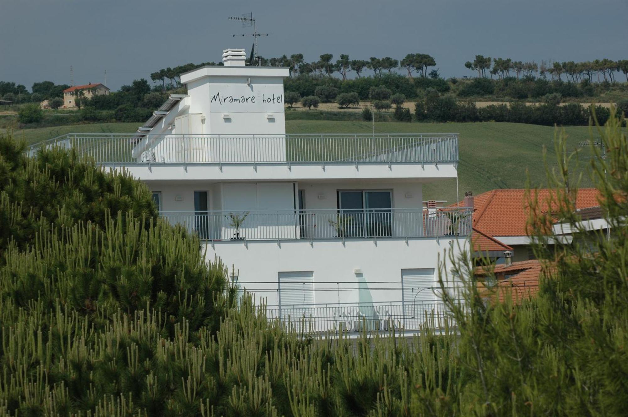 Hotel Miramare Pineto Exterior photo
