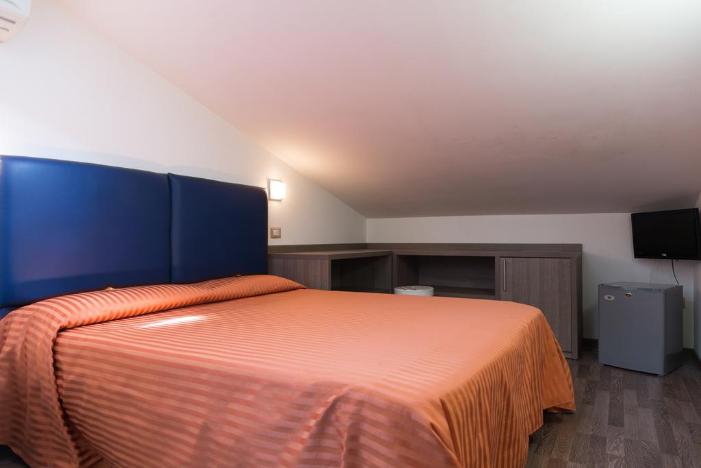 Hotel Miramare Pineto Exterior photo