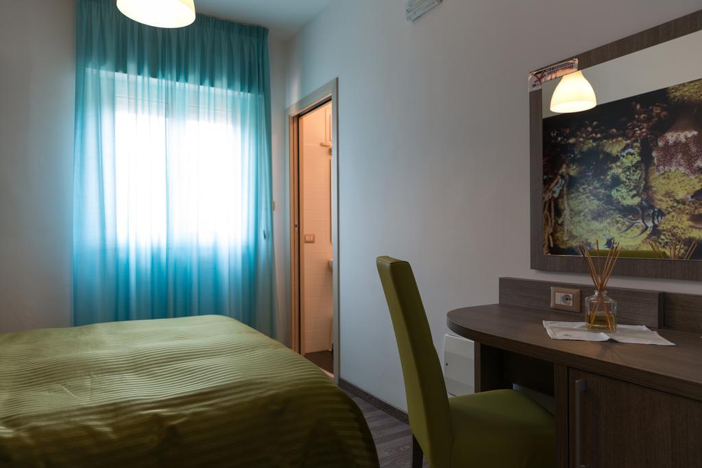 Hotel Miramare Pineto Exterior photo